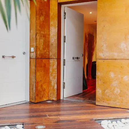 V007 - Canyelles Mar -